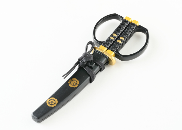 日本刀はさみ織田信長 宗三左文字 モデル 岐阜県関市の刃物メーカーニッケン刃物 はさみ 爪切りなど製造